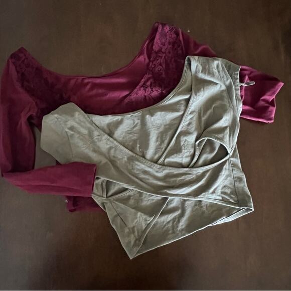 American Eagle Bundle of Two Cross Back Green and Maroon Small - Picture 2 of 10